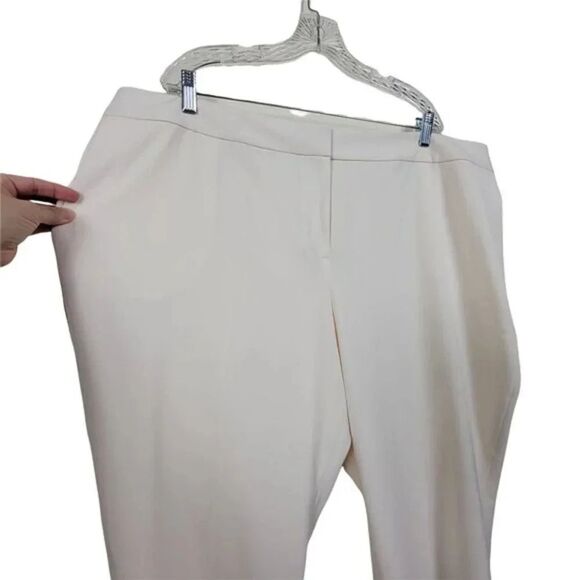 Bar III Straight Leg Pants Womans Size 24W Pearl Color NEW - Picture 4 of 10